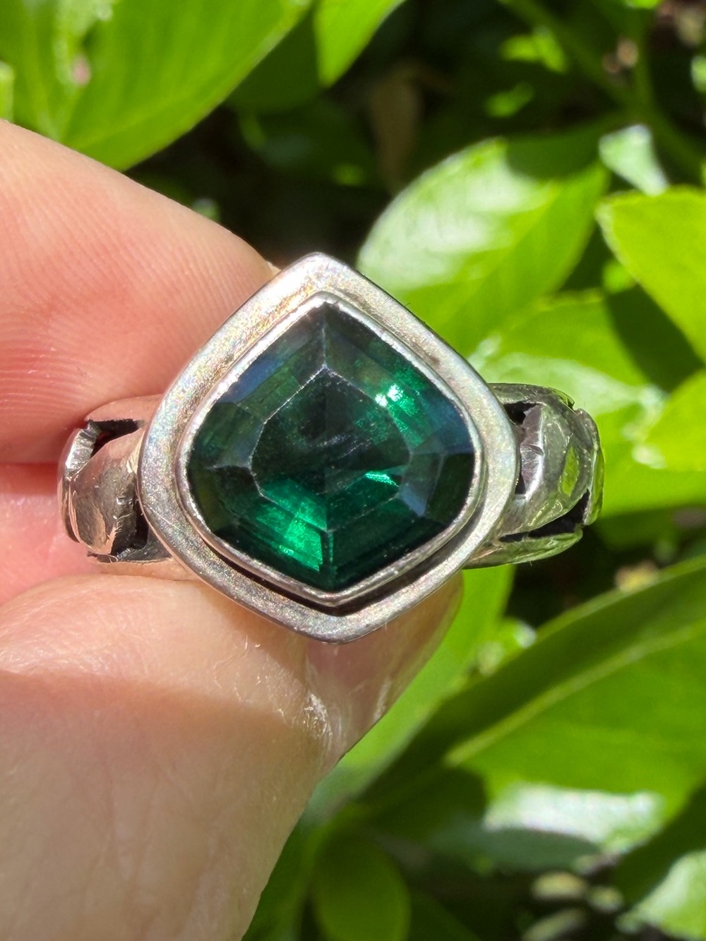LORI BONN STERLING SILVER LARGE VIBRANT TOURMALINE-GREEN STONE RING HEAVY CHUNKY